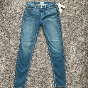 Size 29. Hudson Jeans- Natalie Midrise Super Skinny